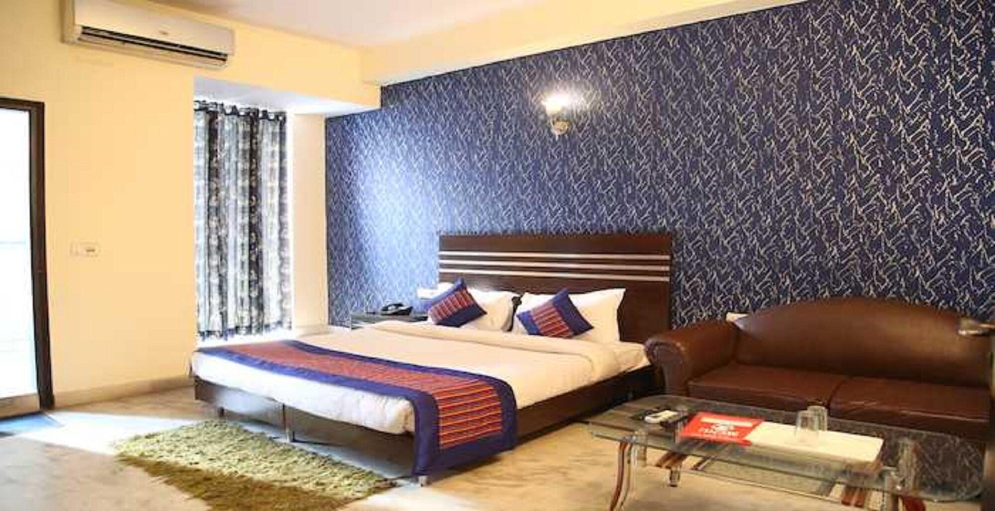 Hotel Mandakini Palace Дели Экстерьер фото
