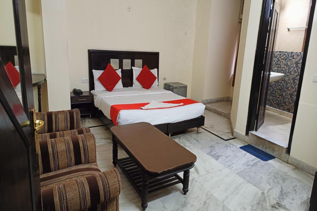 Hotel Mandakini Palace Дели Экстерьер фото